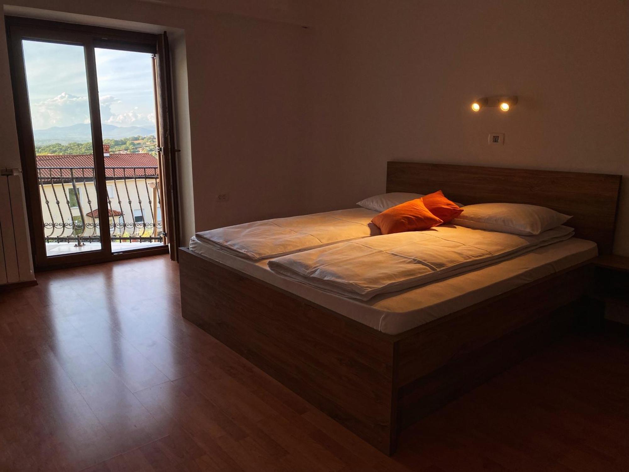 Apartma Domacija Bole Sezana Luaran gambar